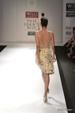 Model walk the ramp for Sakshee Pradhan Show at Wills Lifestyle India Fashion Week 2012 day 2 on 7th Oct 2012 (39).JPG